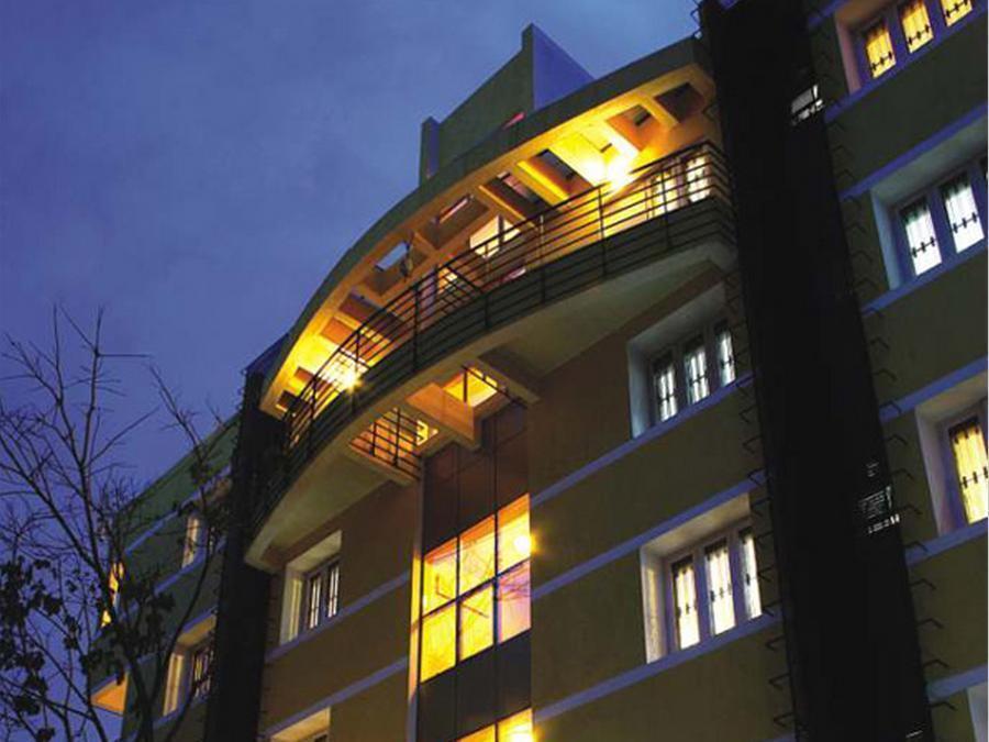16 Square Luxury Suites & Boutique Bangalore Bagian luar foto
